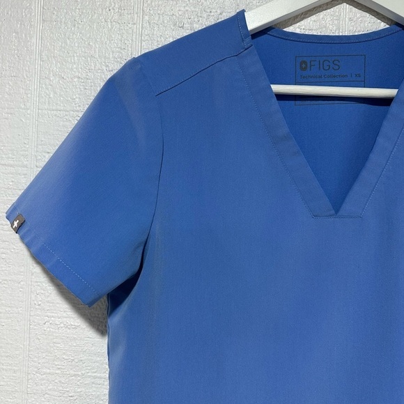 Figs Capri Blue Casma Three Pocket Scrub Top size XS - Picture 3 of 8